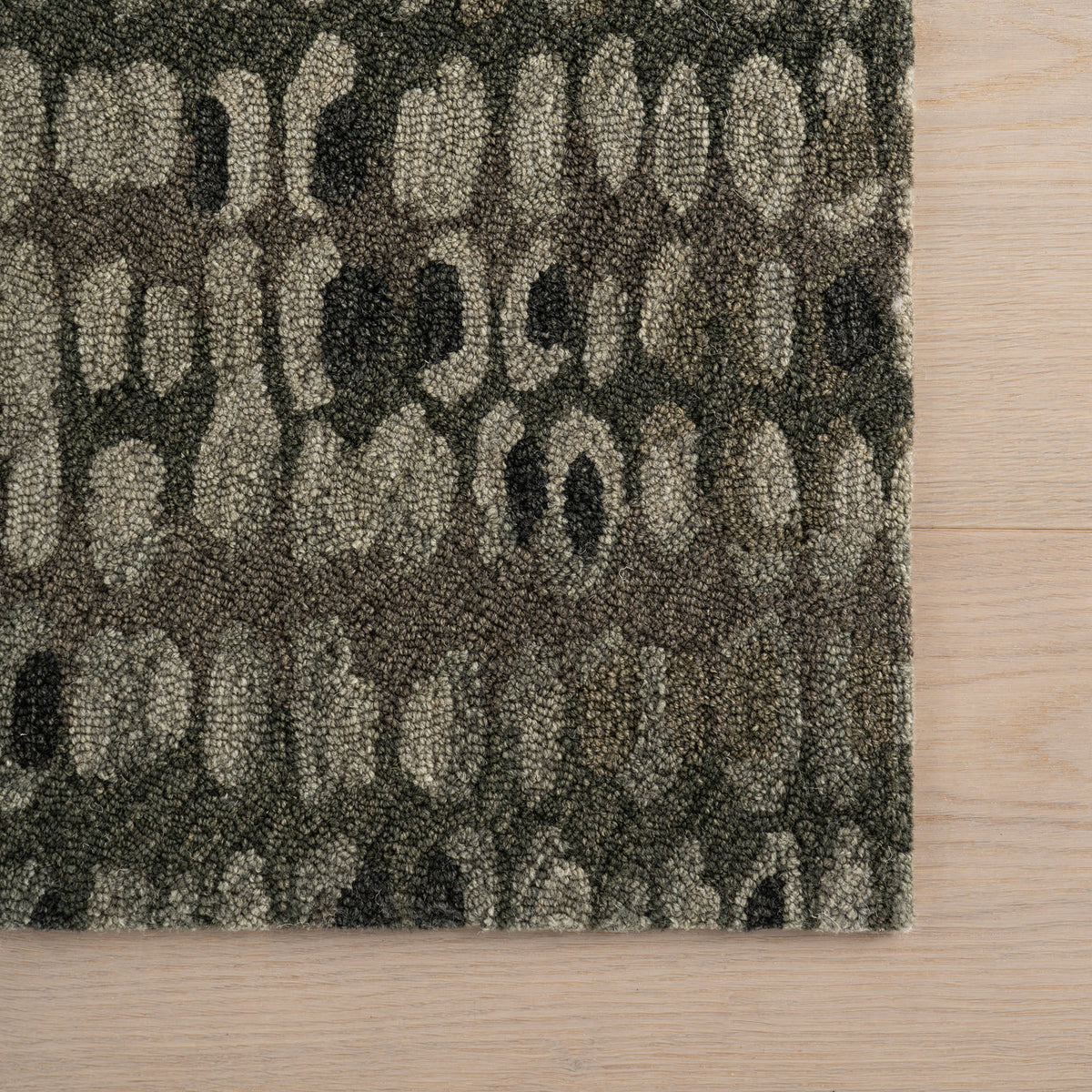 Dash & Albert Paint Chip Hand Micro Hooked Wool Rug in Forest, photo 4