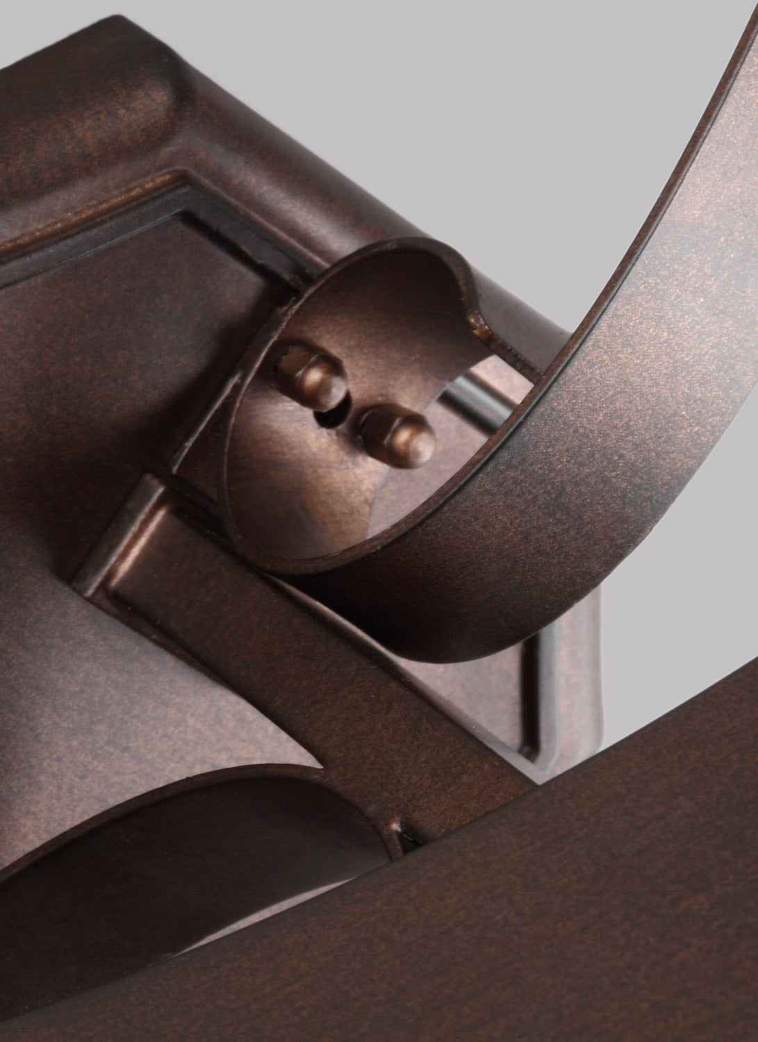 Oakmont Medium Wall Lantern