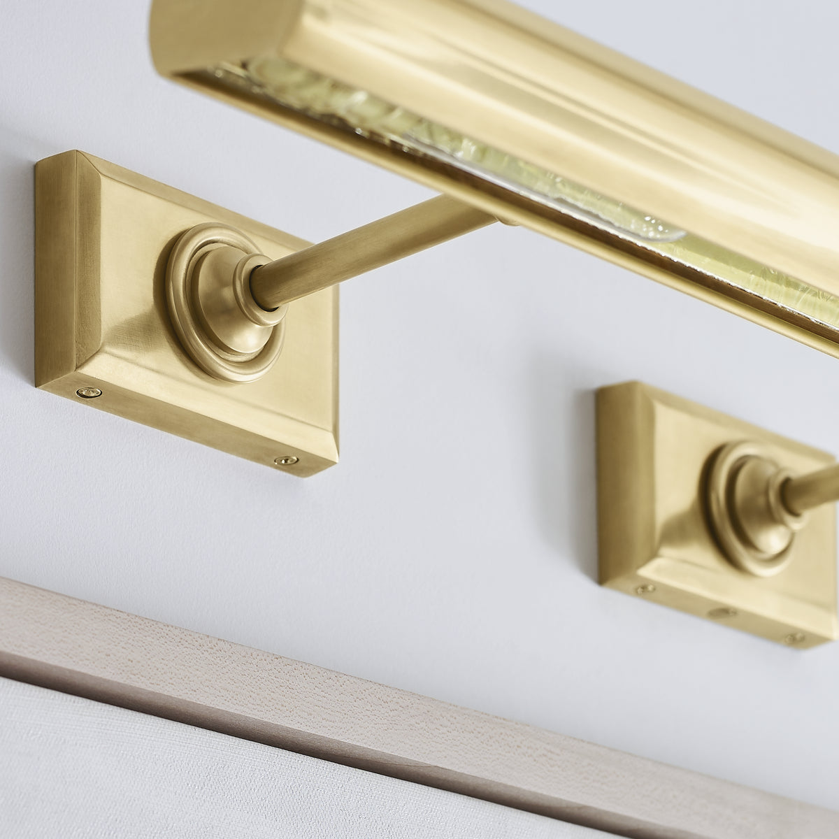 24" Cabinet Maker's Picture Light