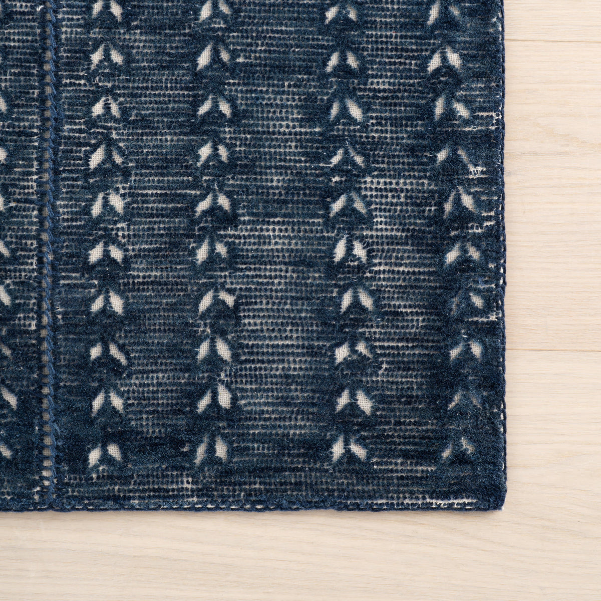 Dash & Albert Vox Chevron Handmade Wool Rug in Navy, photo 4