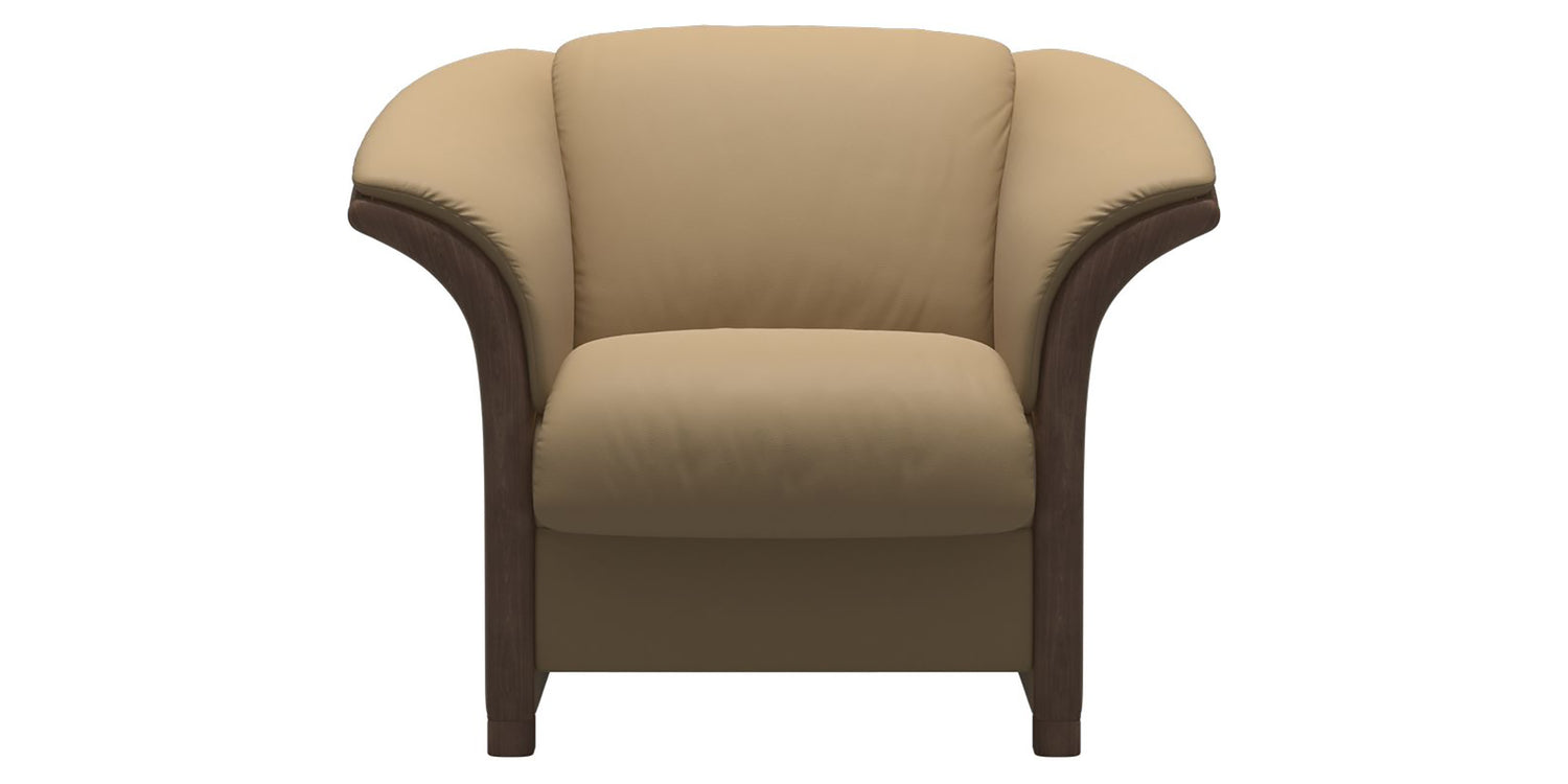 Paloma Leather Sand & Walnut Arm Trim | Stressless Manhattan Chair | Valley Ridge Furniture